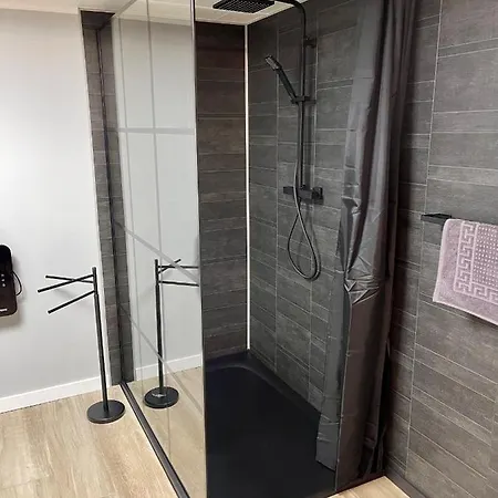 Le Berceau De Charmes Apartment *
